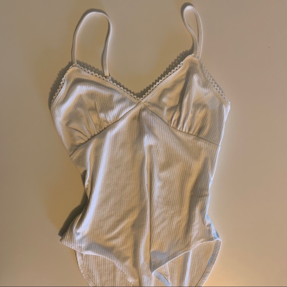 WHITE BODYSUIT - Picture 1 of 3